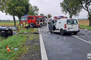 Koszmarny wypadek pod Lubinem. Jedna osoba nie żyje, dwie zostały ranne 
