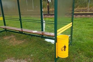 Zniszczone wiaty przystankowe w Muszynie