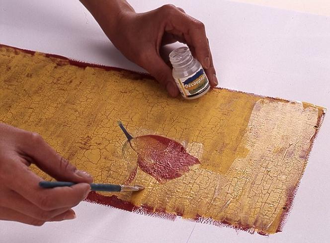 Decoupage: metoda na ozdobienie szafki