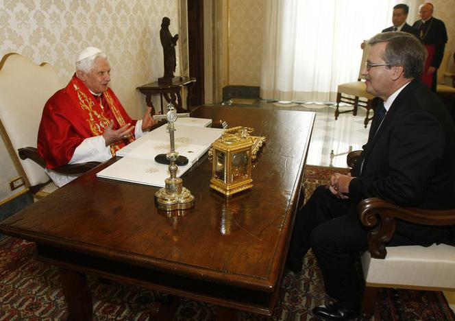 Benedykt XVI podarował prezydenckiej parze różańce