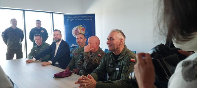 Władysław Kosiniak-Kamysz w Ośrodku Szkolenia Symulatorowego FA-50.