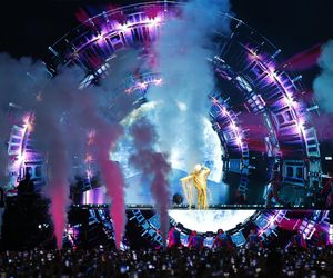 Koncert Jennifer Lopez w Warszawie (25.07.2025) - część druga. Organizatorem koncertu jest Prestige MJM