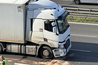 Szoferka kompletnie zmiażdżona, a kierowca wyszedł bez szwanku. Niesamowity wypadek na S8