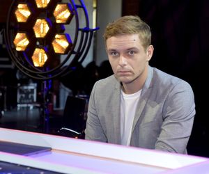 Gwiazdor Barw szczęścia zdjął spodnie w Pytaniu na śniadanie