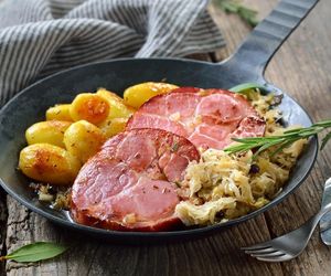 Uwielbiam kasseler w pikantnym sosie musztardowym. To klasyczne danie smakuje lepiej, niż myślałam