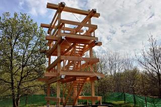 Wieża w parku kosztowała 350 tys. złotych, stała się pośmiewiskiem. Służy do obserwacji