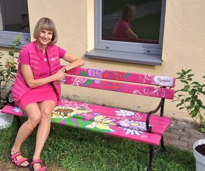  Przy szpitalach w województwie śląskim pojawiają się  Ławeczki Wsparcia. To pomysł Fundacji Oko w Oko z Rakiem