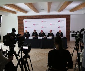 O migracji i religii w szkole. Biskupi podsumowali gdańskie obrady