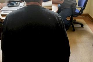 Załatwiał potrzeby fizjologiczne gdzie popadnie! Robił to w domu swojej siostry i szwagra pod Puckiem! 