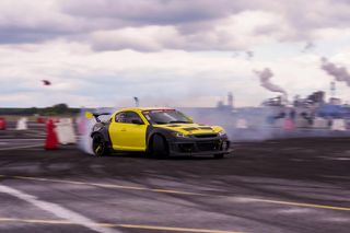SkillZone Festiwal - motoryzacyjne emocje na lotnisku w Mielcu