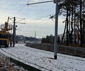 Ktoś zerwał sieć trakcyjną w Toruniu. Poważne utrudnienia