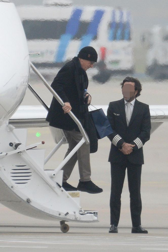 Robert De Niro już w Polsce. Aktor przyłapany na lotnisku w Warszawie