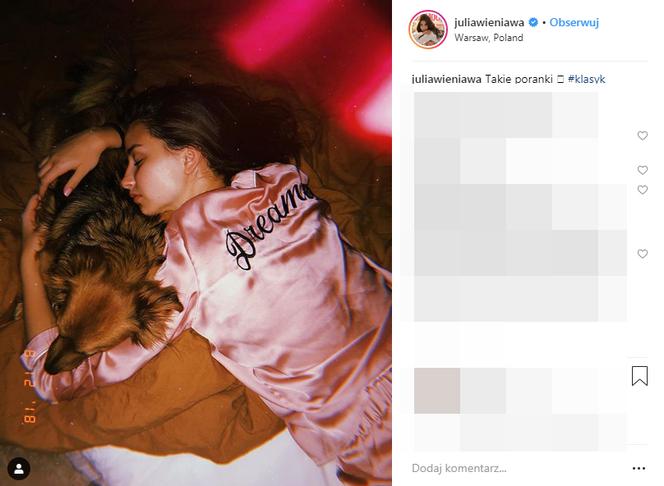 Julia Wieniawa ma nowego pieska Gustawa 