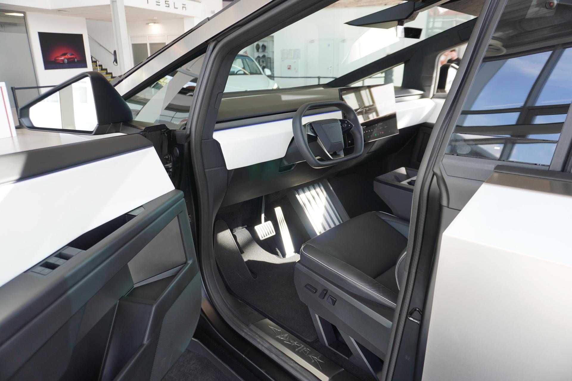 Tesla Cybertruck 