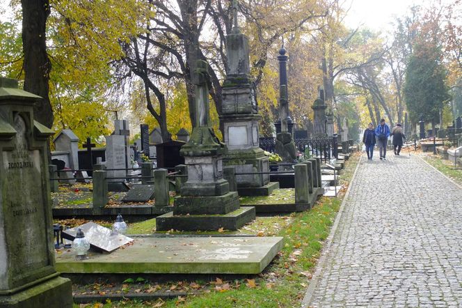 To jedna z najpiękniejszych nekropolii w Lublinie. Tutaj czuć przemijanie