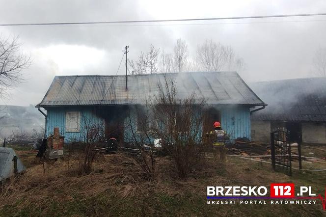 Pożar starego domu w Uszwi