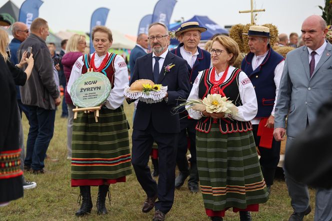 Korowód dożynkowy na dożynkach wojewódzkich 2025 w Świdniku