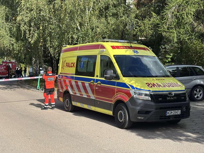 Broń i materiały wybuchowe w mieszkaniu. Konieczna ewakuacja bloku w Olsztynie