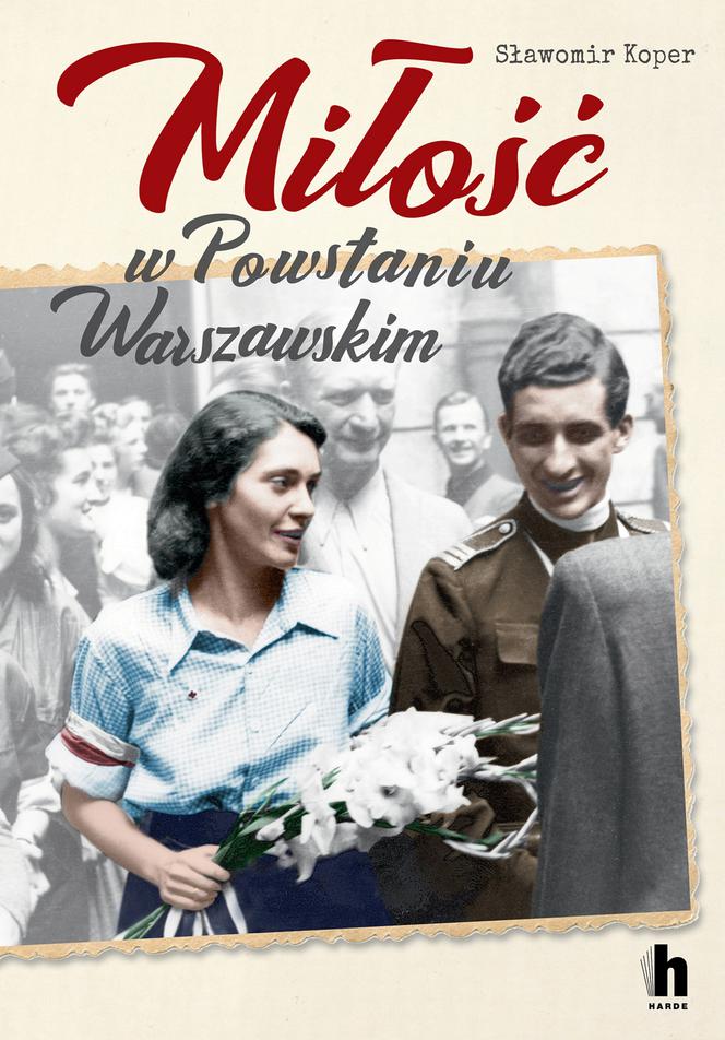 Słynne zdjęcie z powstańczego ślubu zdobi okładkę książki "Miłość w Powstaniu Warszawskim" wydanę przez HARDE. 