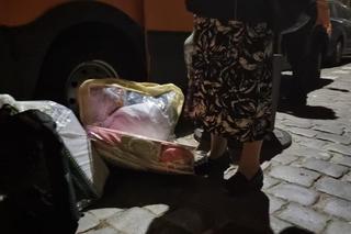 Pod osłoną nocy ksiądz wyniósł swoje rzeczy 