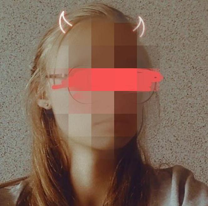 Nastolatka cięła koleżanki w szkole
