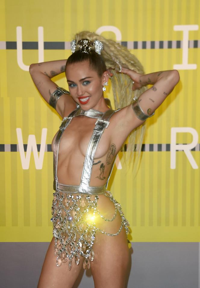 Miley Cyrus na MTV VMA 2015