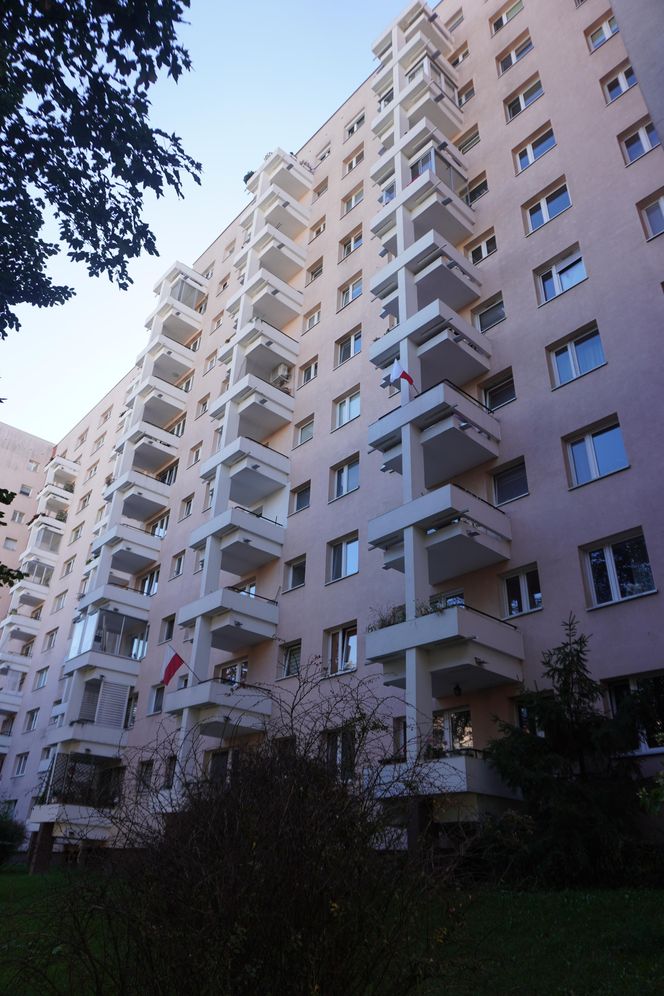 Blok przy ul. Sonaty 6 na Mokotowie, w którym żył Beksiński