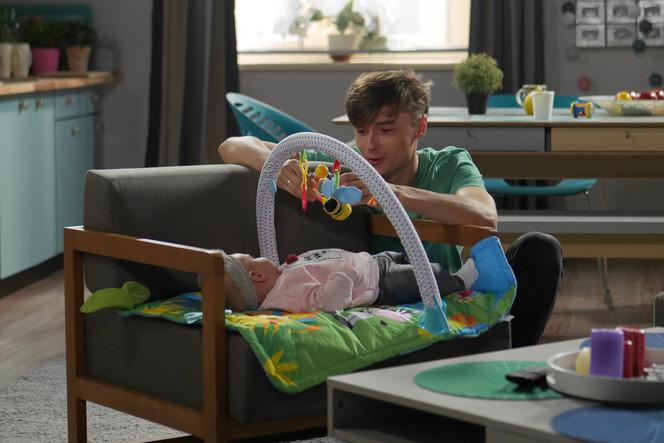 Pierwsza miłość. Krystian (Patryk Pniewski), Marlenka (Eliza Dzikowicz) 