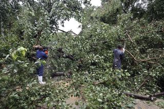 Huragan Rafael sieje spustoszenie. Tysiące domów zniszczonych, kraj odcięty od prądu