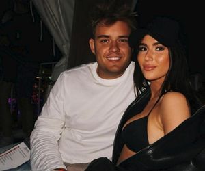 Roksana Węgiel i Kevin Mglej z dzieckiem na wakacjach