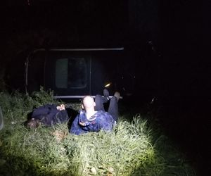 Nocny pościg za piratem drogowym zakończył się w rowie. Kolejny, którego sądowy zakaz nie powstrzymał przed kierowaniem