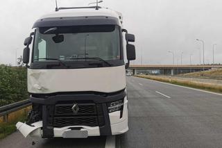 Śmiertelny wypadek na A1 pod Łodzią! Tir staranował dwie osobówki na pasie awaryjnym