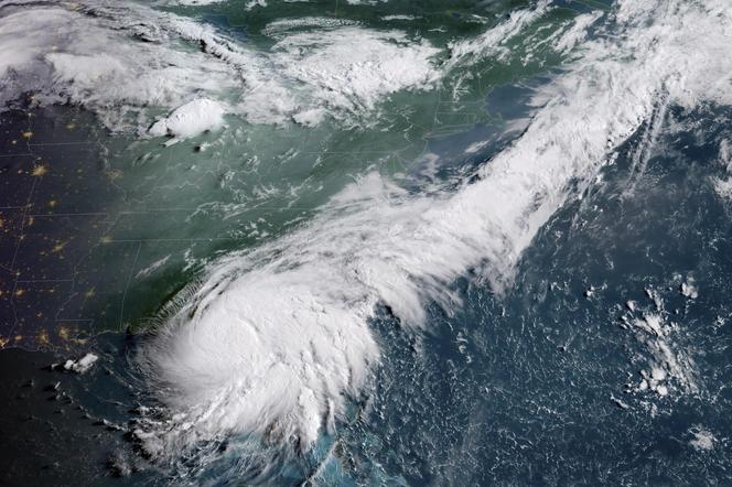 Huragan Debby wyrzucił na plaże kokainę wartą milion