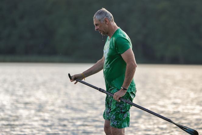 Poseł Poncyljusz szaleje w Olsztynie na SUPie