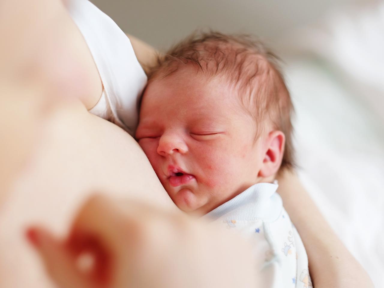 Pierwsze dni z dzieckiem: 5 faktów, które cię zaskoczą