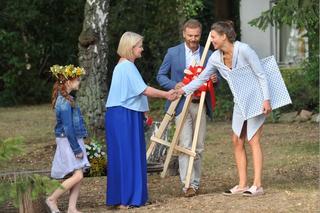 M jak miłość. Andrzej Budzyński (Krystian Wieczorek), Paulina Lipska (Maria Szafirska), Ania (Weronika Wachowska), Marta (Dominika Ostałowska) - 2015 r.