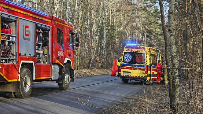 Wypadek w Jaworznie w Seacie zginęła matka, 2 letnie dziecko przeżyło.