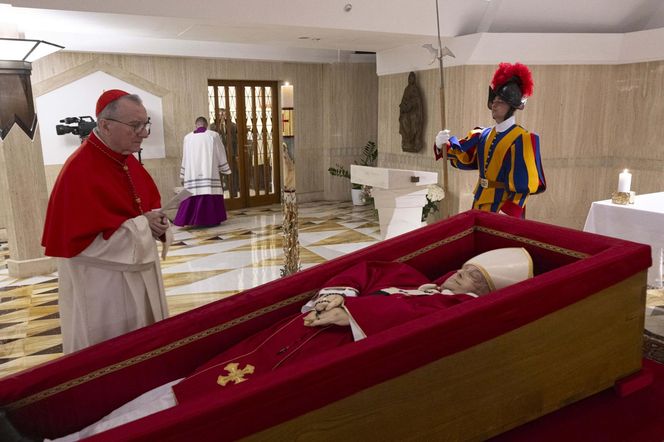 Kiedy i której pogrzeb papieża Franciszka? Gdzie obejrzeć transmisję z Watykanu?