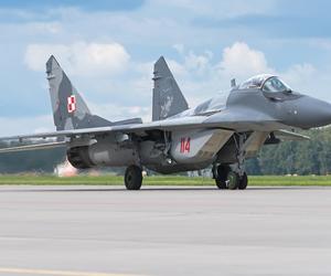 Myśliwiec MiG-29 zgubił w locie zbiornik paliwa. Spadł kilkaset metrów od zabudowań