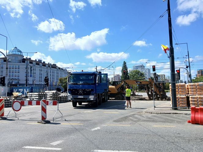Tramwajowy remont pl. Zawiszy w Warszawie