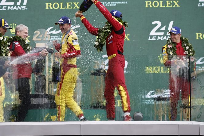 Taki zegarek dostał Robert Kubica za wygranie Le Mans