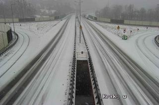 Burza śnieżna przeszła przez Kraków i Małopolskę. trudne warunki na drogach [ZDJĘCIA, WIDEO]