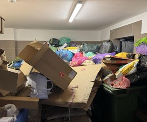 Żupnicza tonie w śmieciach. Lekaro zapewnia: „nie odnotowujemy opóźnień w odbiorze odpadów”