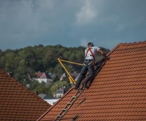 Dofinansowanie do wymiany dachu w 2025 roku. Jakie są możliwości?