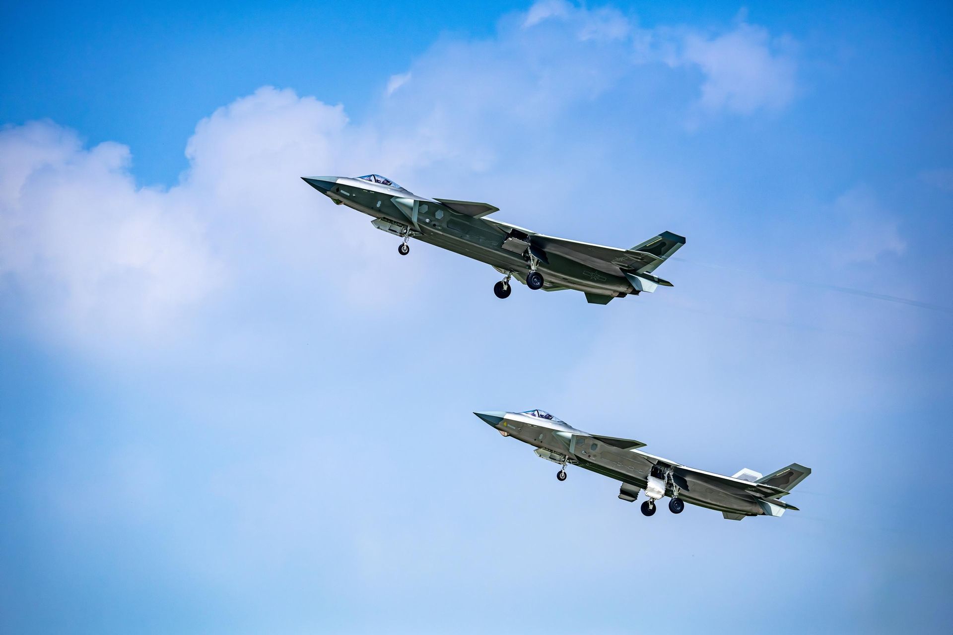 Chiński myśliwiec J-20