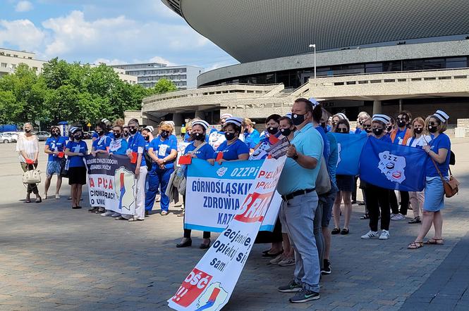 Strajk pielęgniarek i położnych w Katowicach