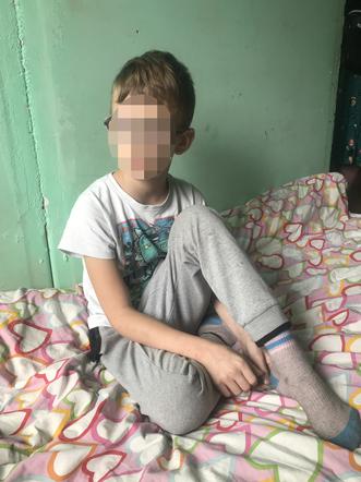 10- latek pociął nożem 5- latka