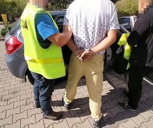 Zaatakował kobietę, która stanęła w obronie Ukrainki. Usłyszał zarzuty