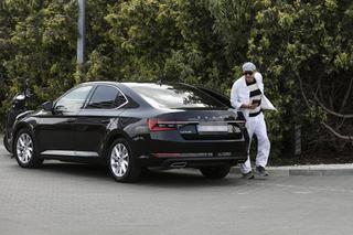 Skoczył na stację po hot doga dla kierowcy