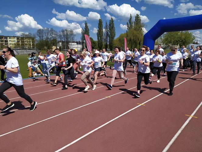 Zobacz uczestników maratonu charytatywnego zorganizowanego przez siedlecką Siedemnastkę